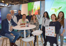 Peter Custers, Mat Crins, Hugo Bakker, Jari Boerboom, André Schaap, Brenda van Diejen, Aad van Dijk, Eleni Drosou, Svetlana Tokunova and Joanna Faras are almost all from Bayer Vegetable Seeds. Hugo was a visitor and grows cucumbers.